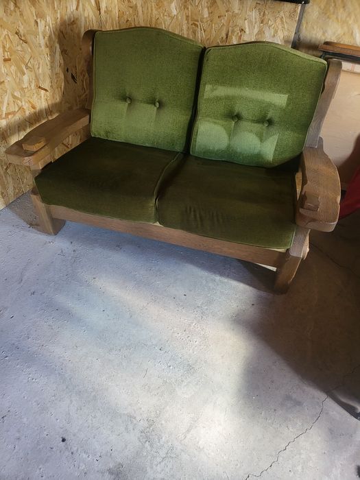 Vând bancuta de doua locuri din lemn masiv cu saltea din burete i