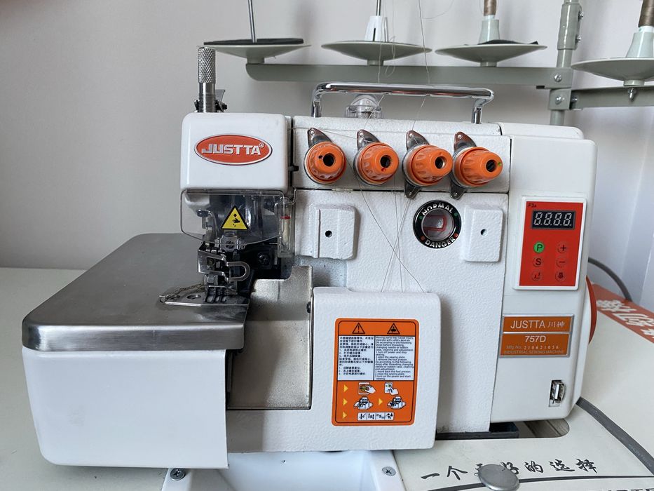 Продам оверлок пятиниточный