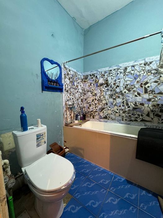 1 xonali kvartira sotiladi 2 etajda