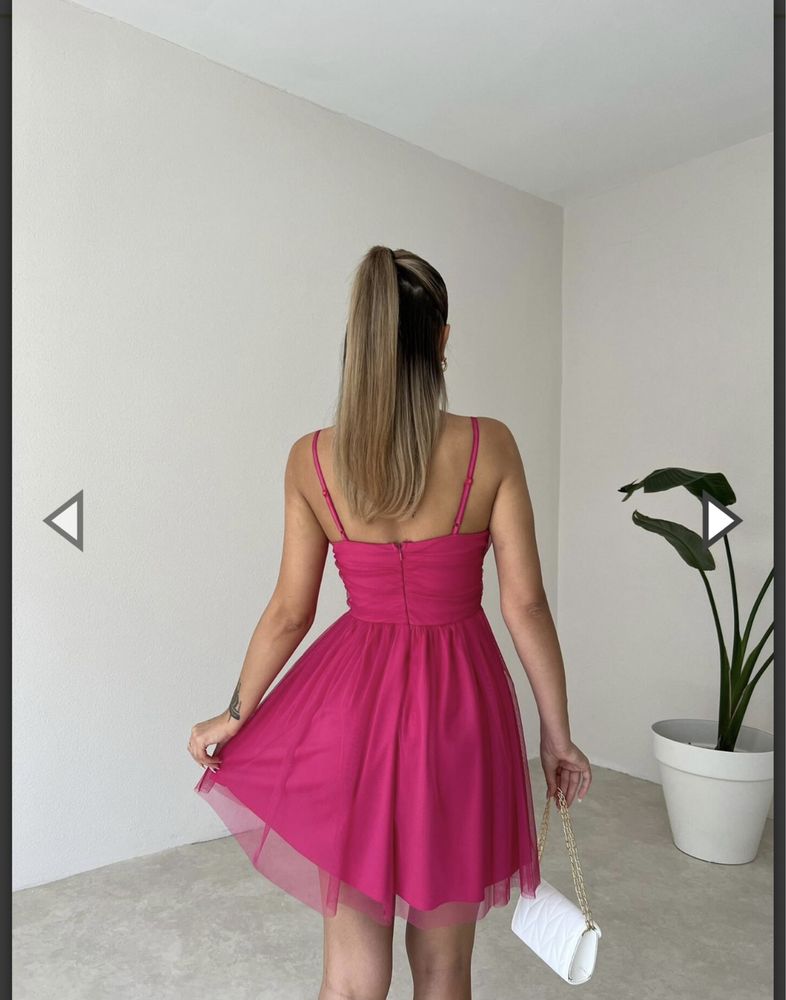 rochie scurta roz fucsia