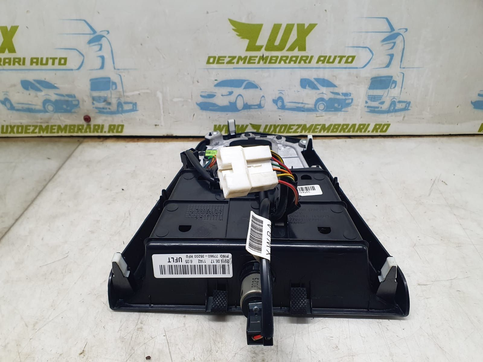 Ornament rama schimbator viteze 77960-35200 SsangYong Tivoli 1 [facel