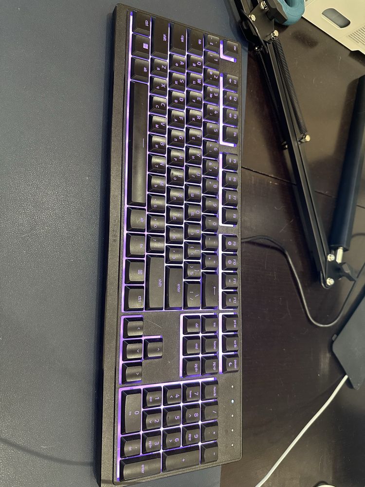 Продам клавиатуру Razer Ornata V3X