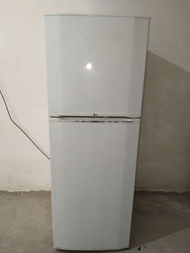 LG xoladilnik   sotiladi