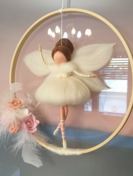 Zânuta balerină- Figurină din lână inspirată din pedagogia Waldorf.