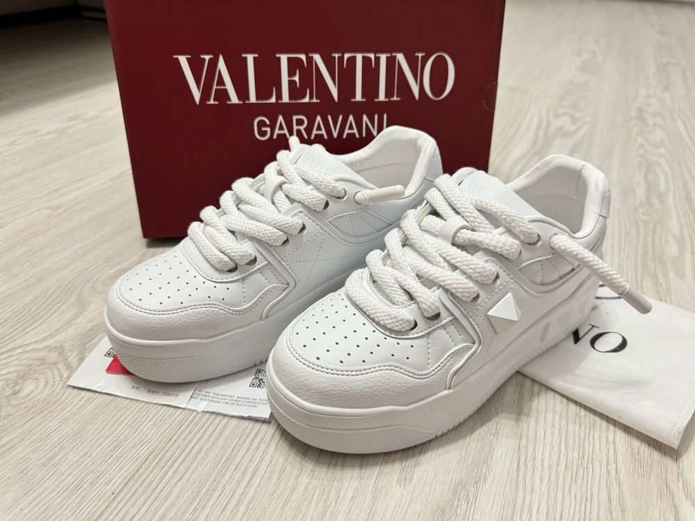 Valentino Gravani Full White