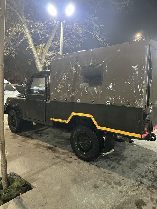 Range rover Defender 110 (pikap)