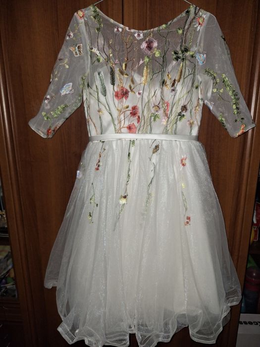 Рокля за повод или сватба