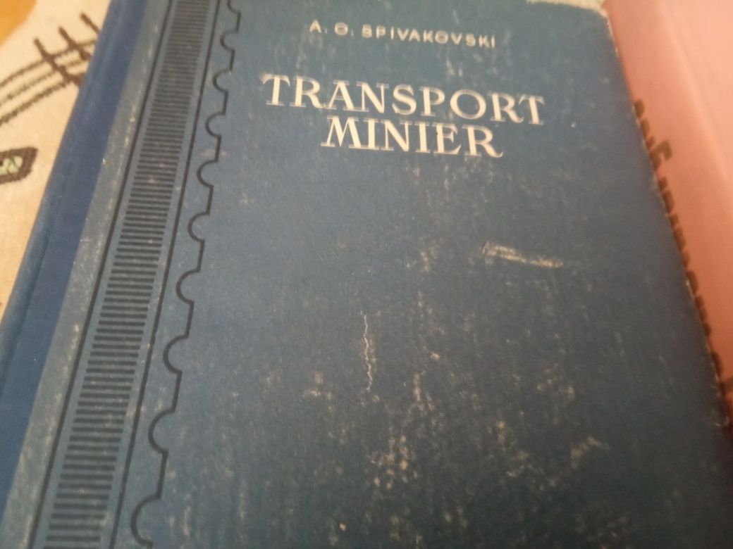 Donez 4 cărți tehnice în stare impecabila