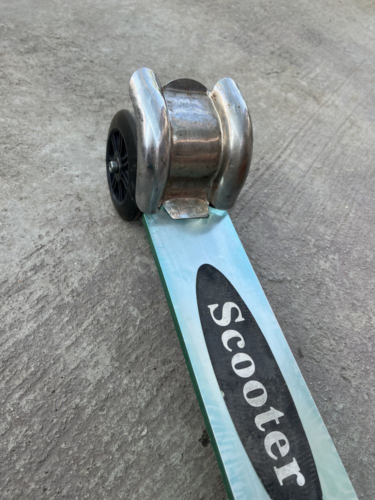 Trotineta Scooter pliabila, 2 roti, aluminiu, argintiu cu turcoaz
