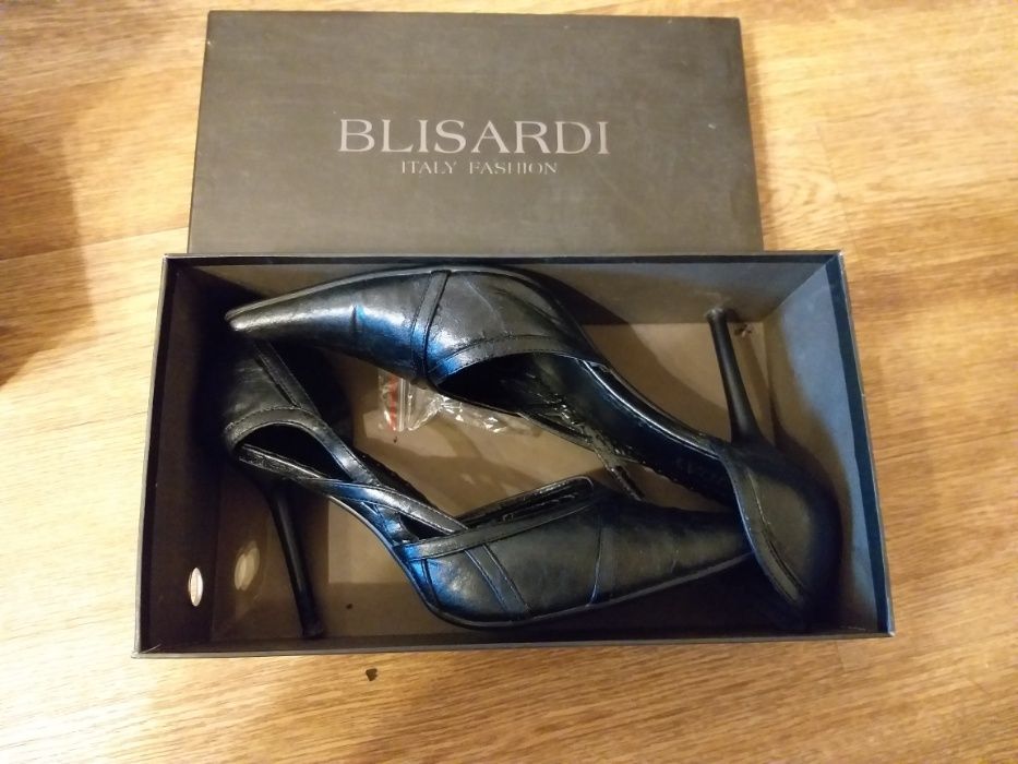 Туфли женские черные модельные на шпильке, размер 40