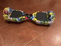 Van hoverboard nou nout de 4 ori m am dat pe el are si bluetooth