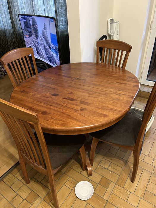 Раздвижной стол +4 стула. Малайзия.