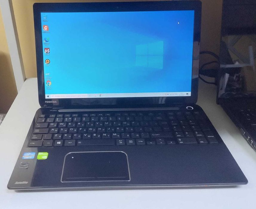 ноутбук  Toshiba i7