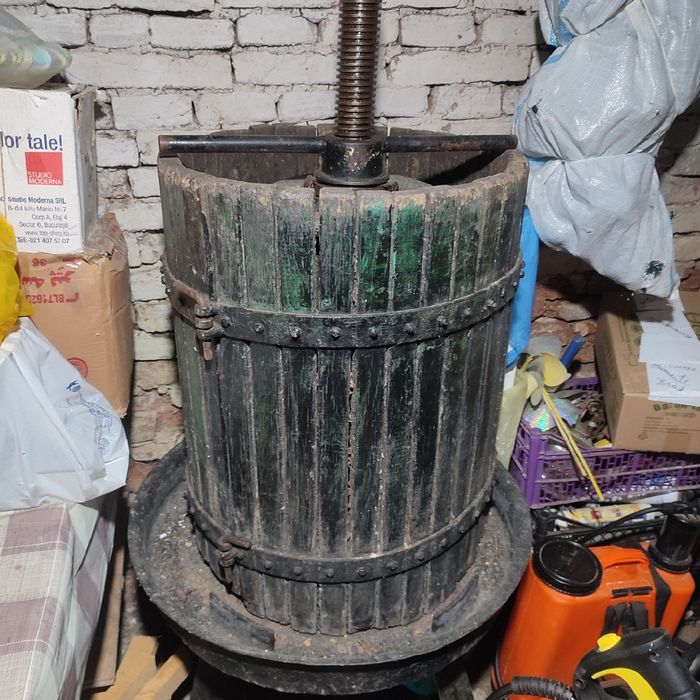 Vând Teasc Struguri