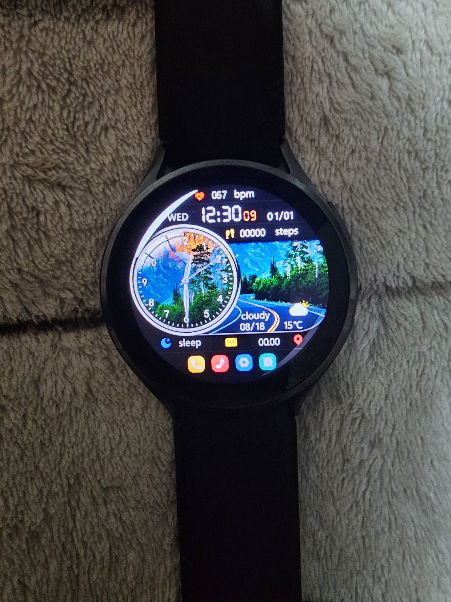 Smart watch смарт часовник с функции за здраве