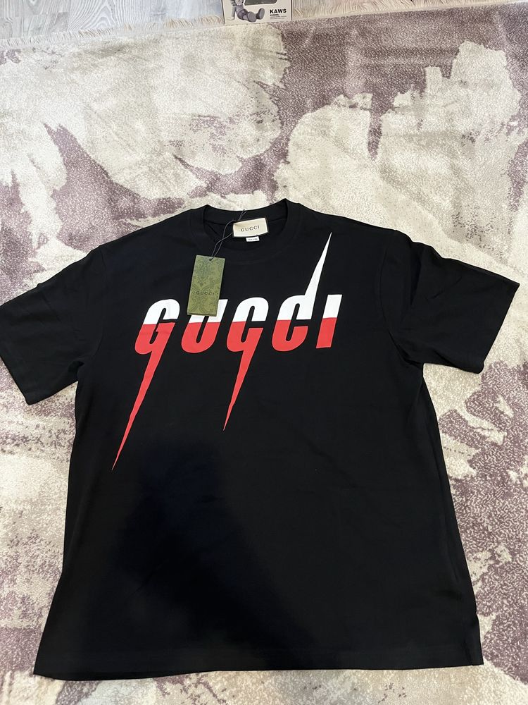 Vand Tricou Gucci