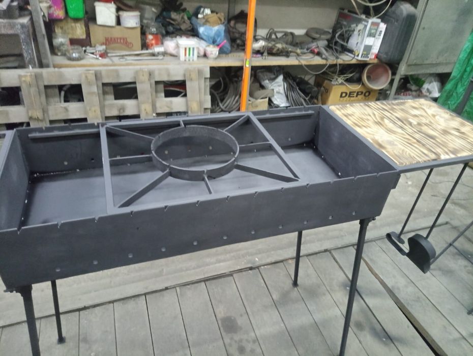 Продам мангалы (1 стационарный, 1 сборный)