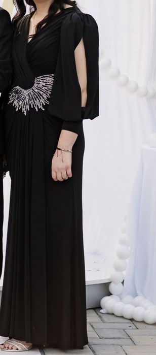 Vând rochita de ocazie