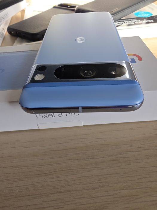 Google Pixel 8 pro 128GB Bay + 4 хубави калъфчета