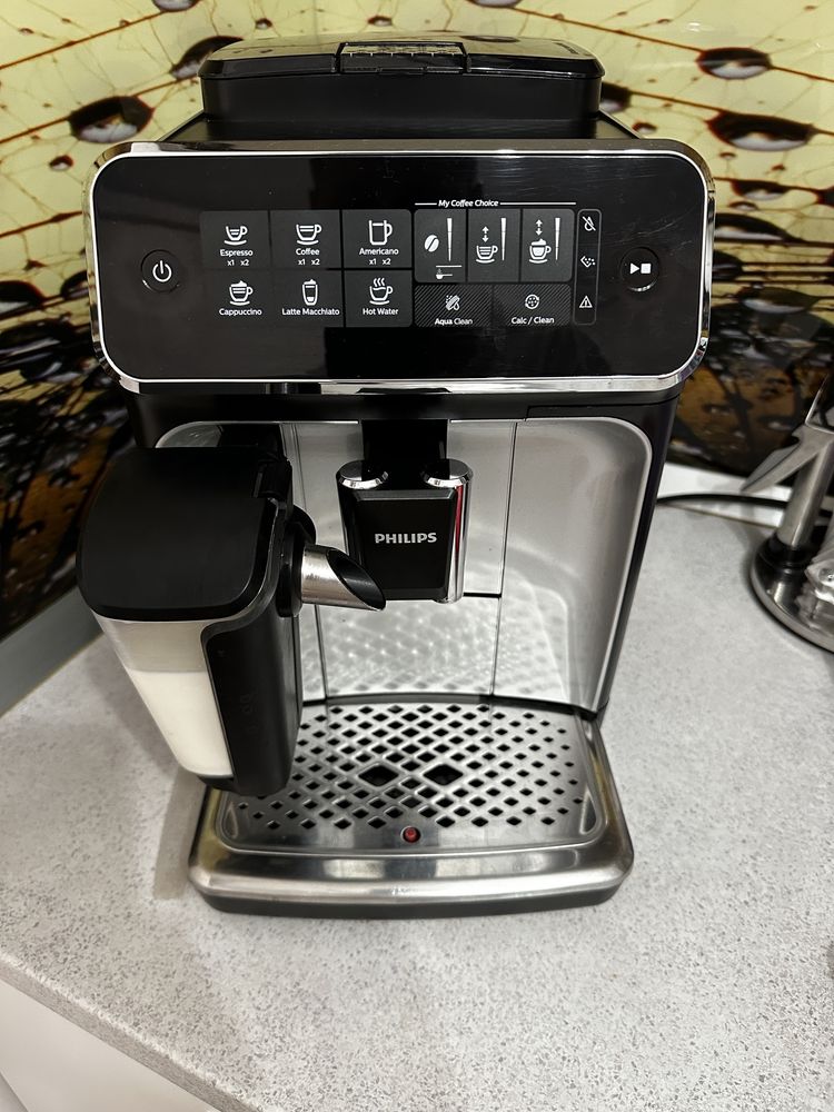 Espressor automat PHILIPS Seria 3200 LatteGo