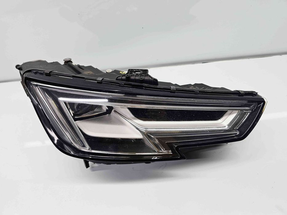 Far dreapta Audi A4 (8W2, B9) [Fabr 2015-2023] 8W0941034A