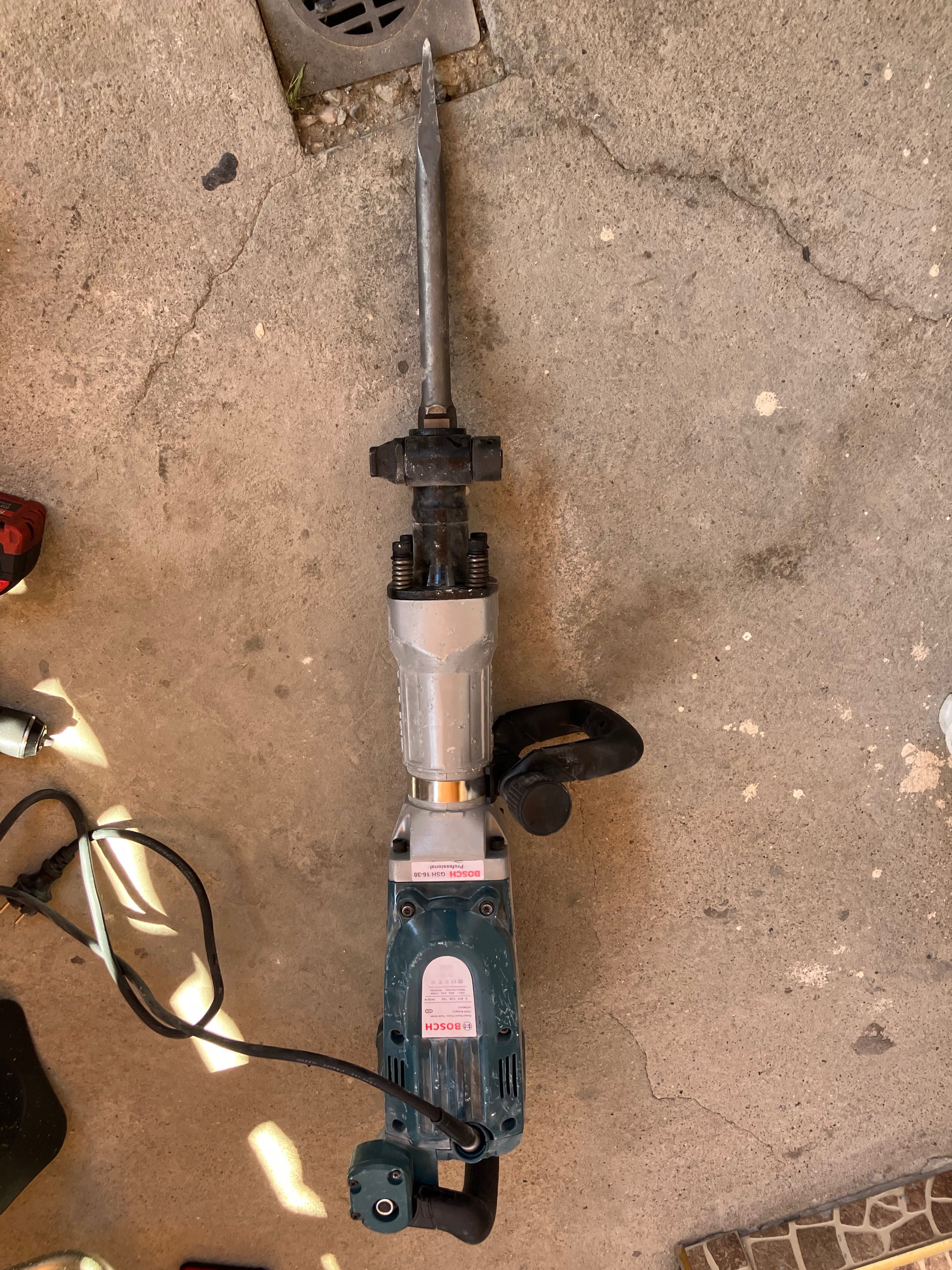 Bosch Къртач Vibration Control Hammer GSH 16-30 Professional
