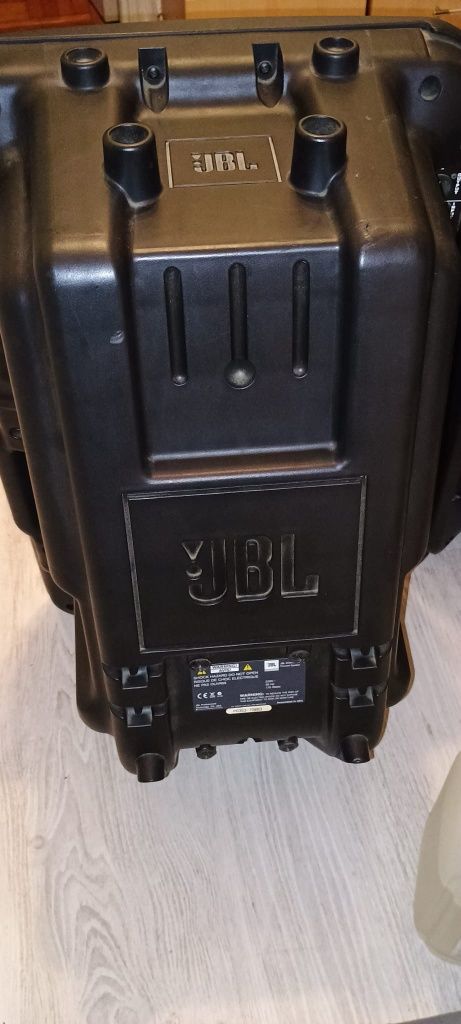 Vând boxe JBL EON 400 W made in SUA