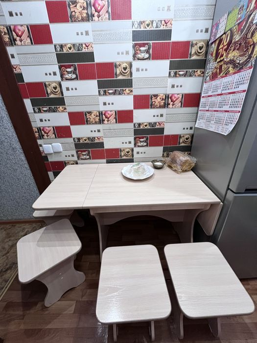 Продам стол со стульями