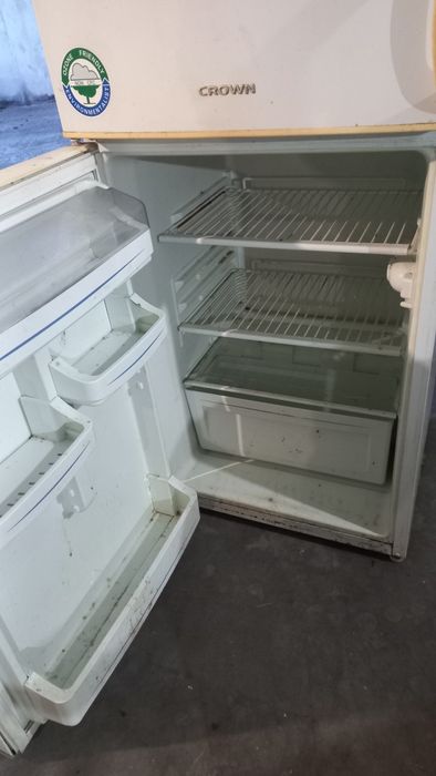 Хладилник Crown РАБОТЕЩ с горна камера
