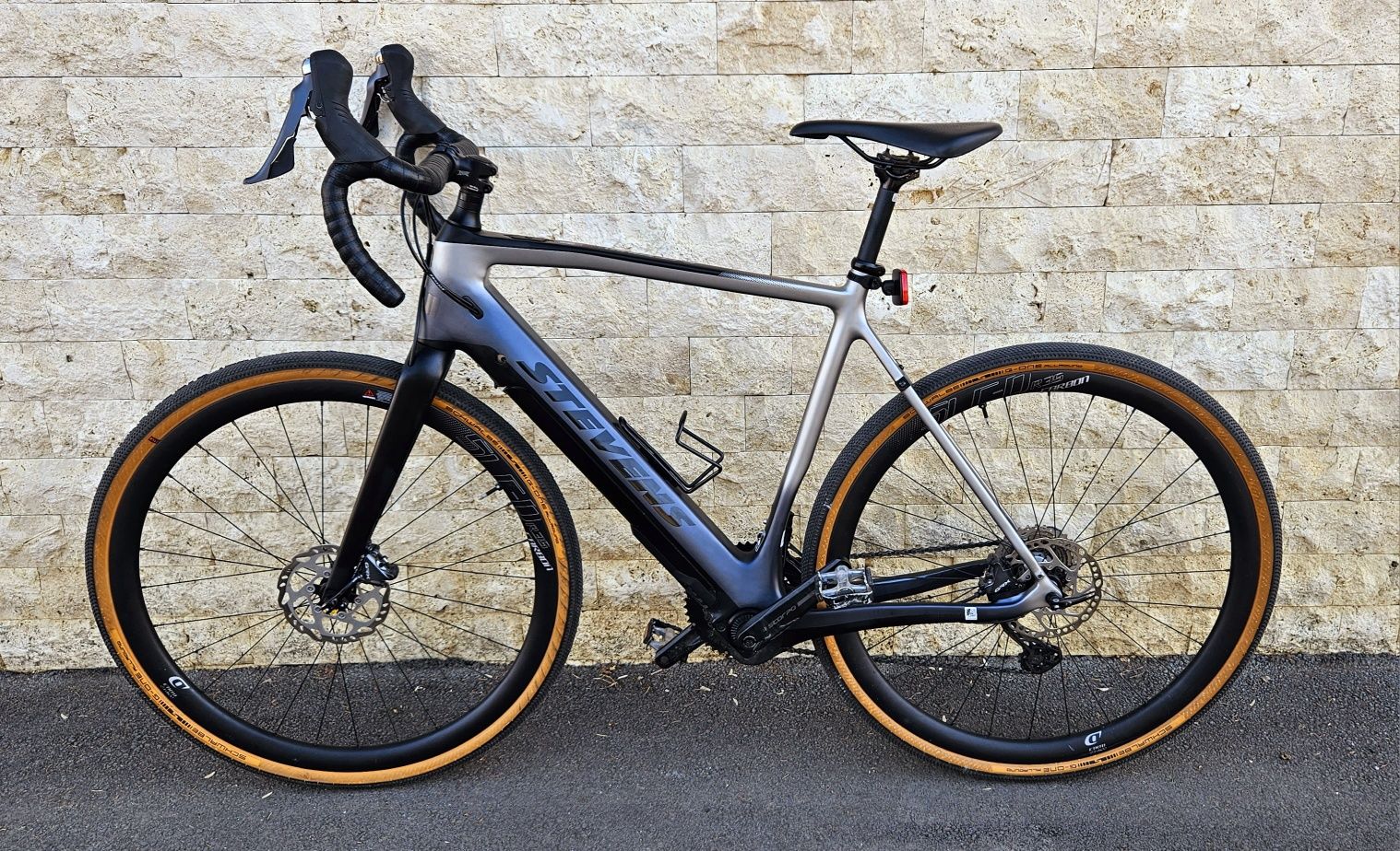 Bicicleta electrica Carbon șosea Stevens E-Getaway Cyclocross