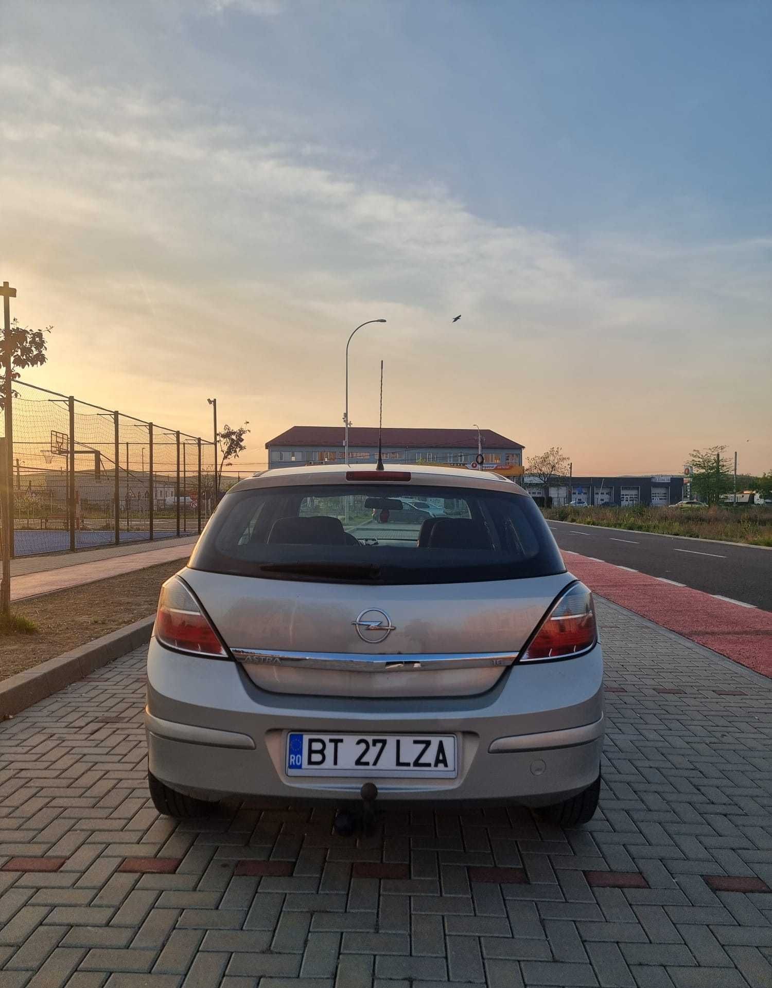 Vând Opel Astra H