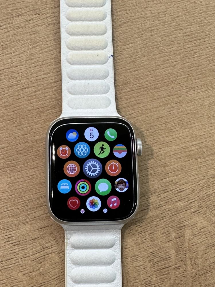 Часы apple Watch SE