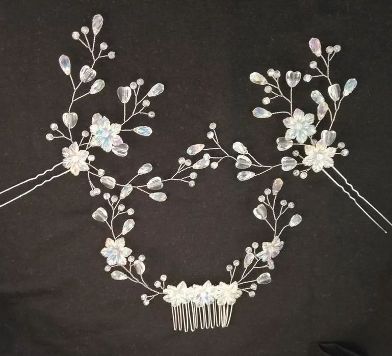 Ръчно изработен комплект за коса от кристални мъниста.