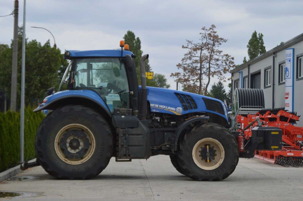 Tractor New Holland T8.390