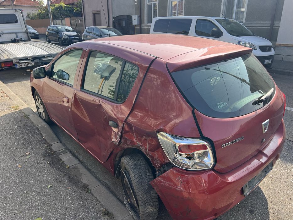 Dacia Sandero 2015 avariat lovit spate 1.2 gpl AC