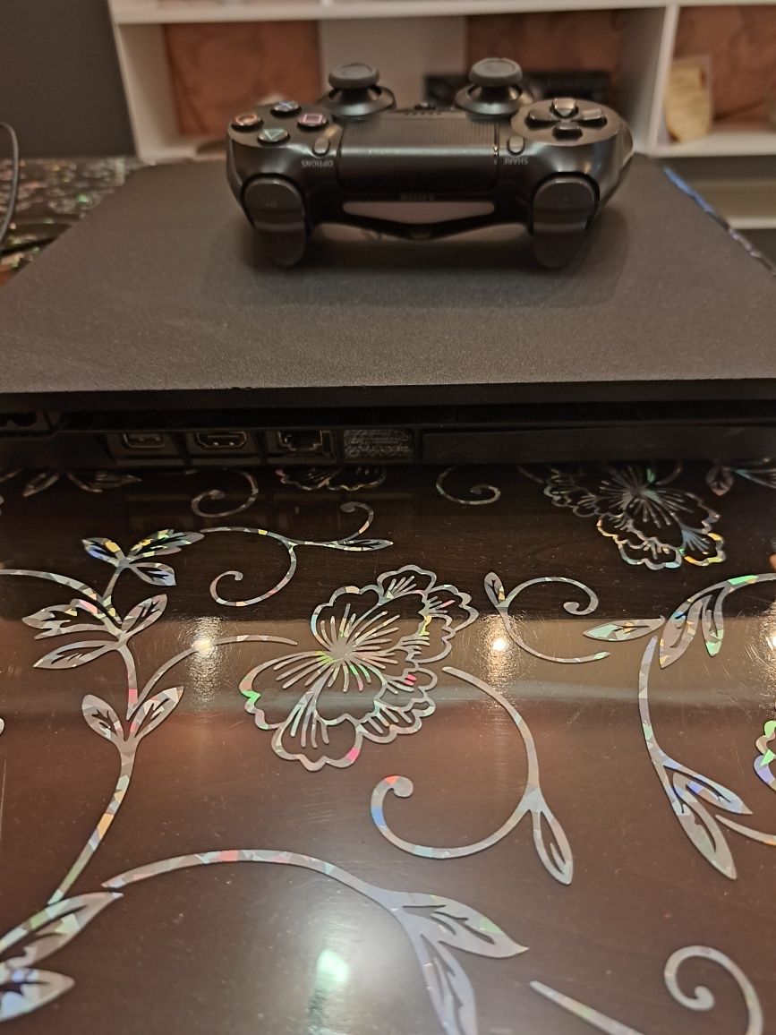 Playstation 4 slim +16 игри