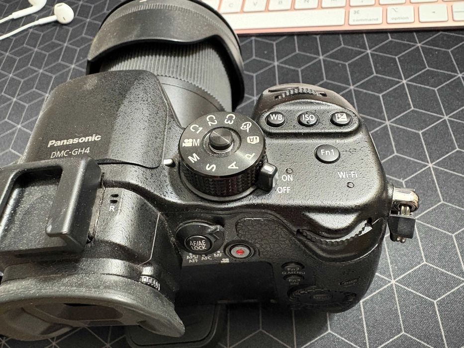 Panasonic LUMIX GH4 + Sigma 16mm f1.4 + Lumix 25mm f1.7