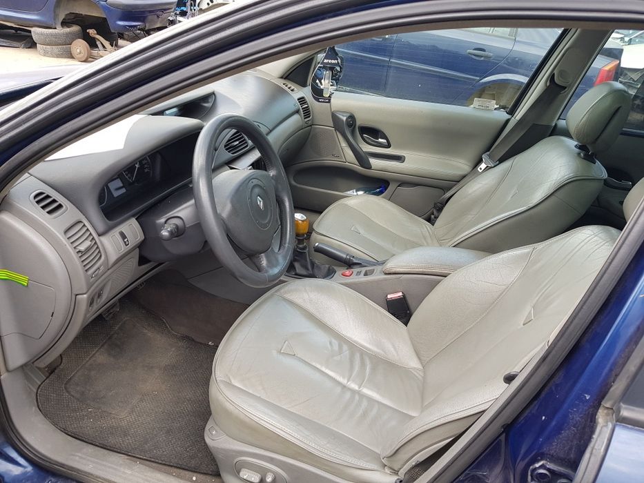 Dezmembram Renault Laguna