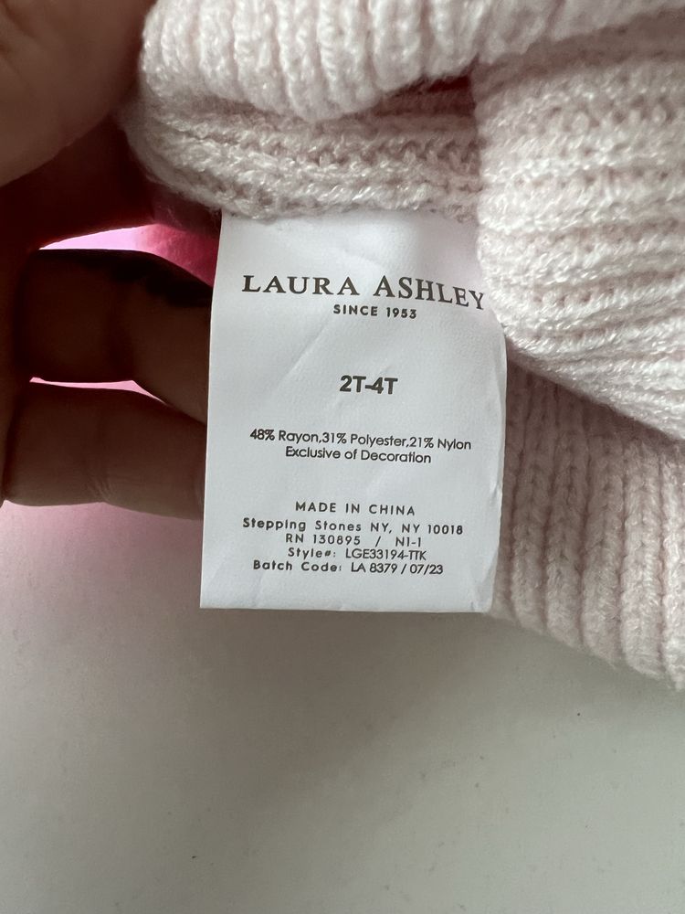 *Нови* Шапка + ръкавички Laura Ashley
