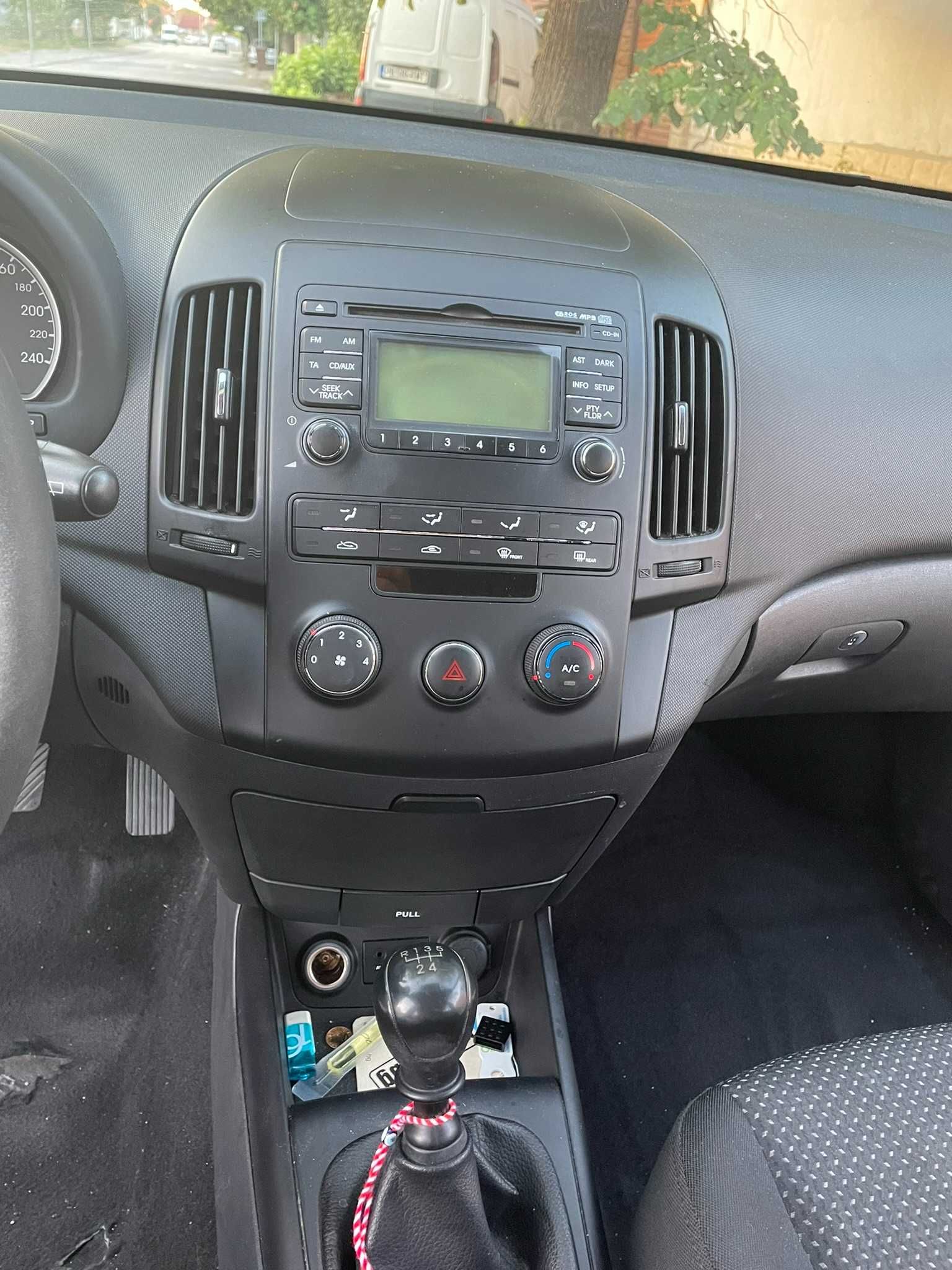 Hyundai I30 1.4, 2009г., бензин