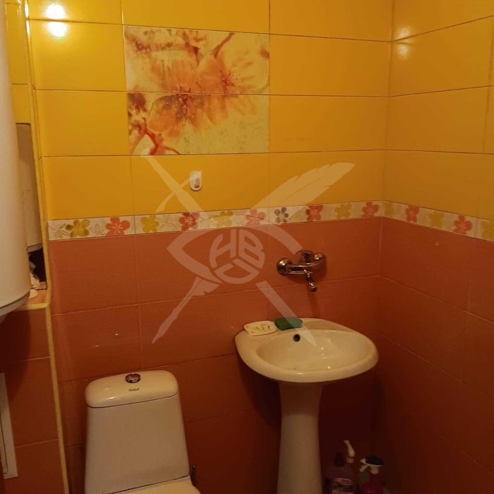 Дава се под наем Тристаен апартамент в Варна, Цветен квартал - 60 кв.м за 300 € - Снимка #6