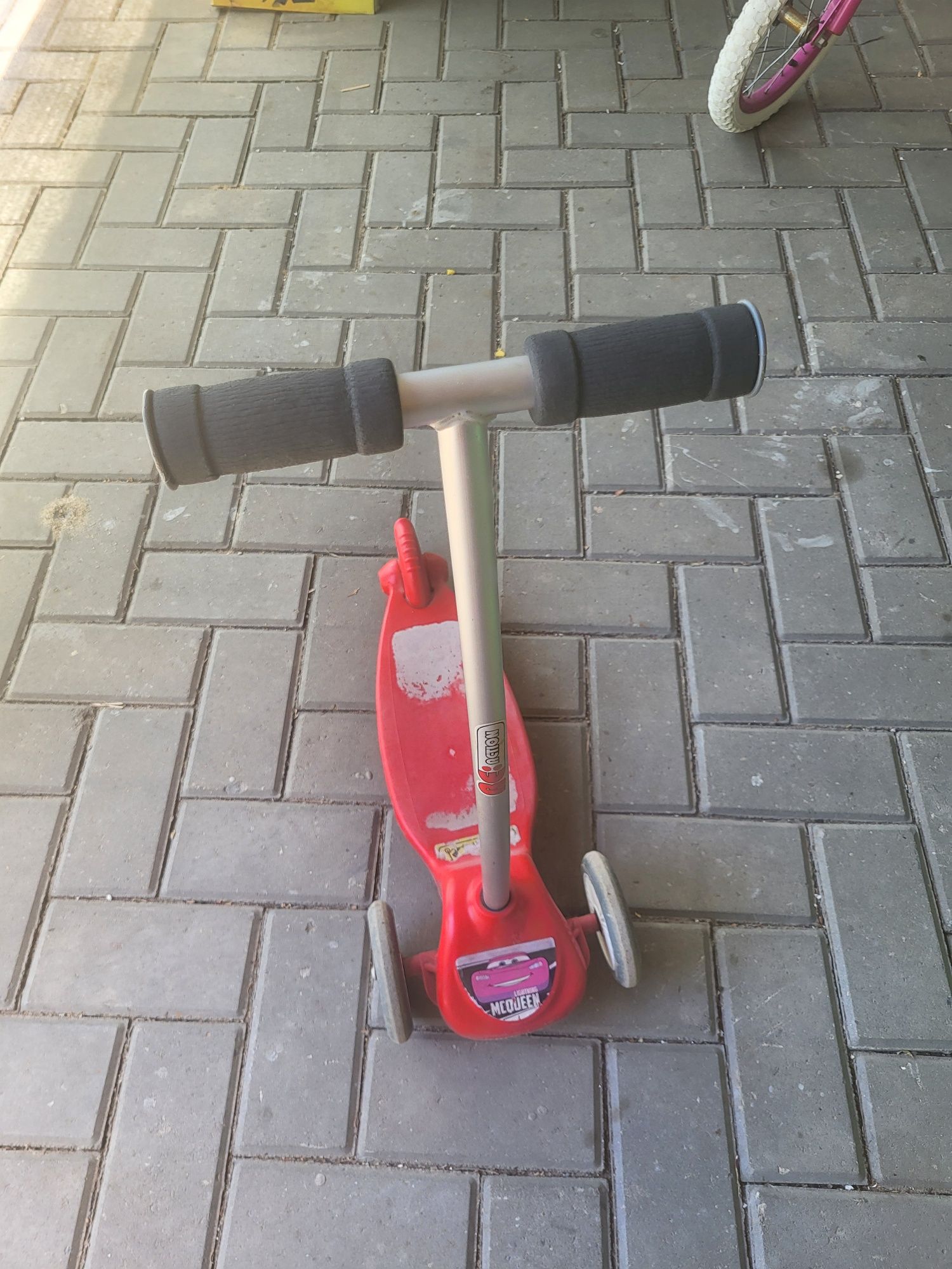 Самокат  продам.