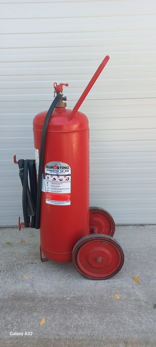 Stingator cu pulbere P 50 / stingator pe roti /
