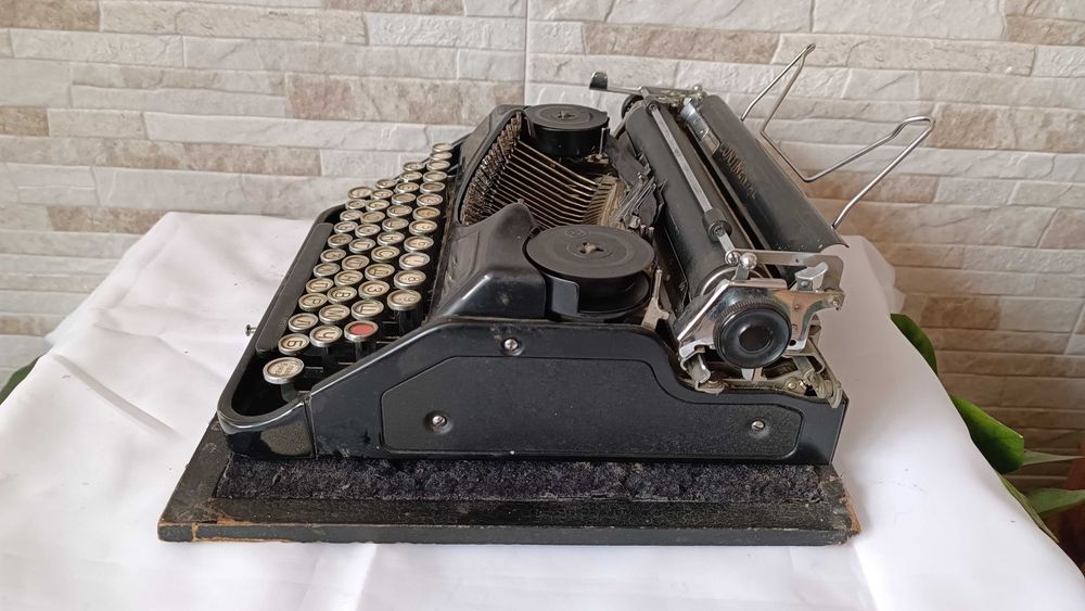 Стара пишеща машина Continental Portable - Made in Germany - 1937г.