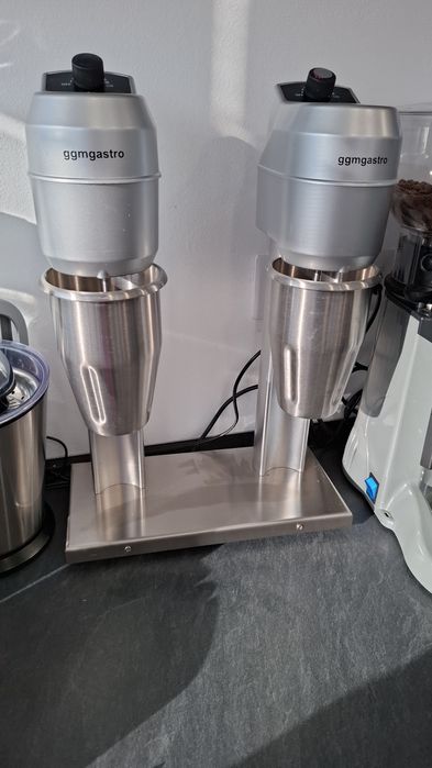 Se vinde mixer cu 2 axe, nou