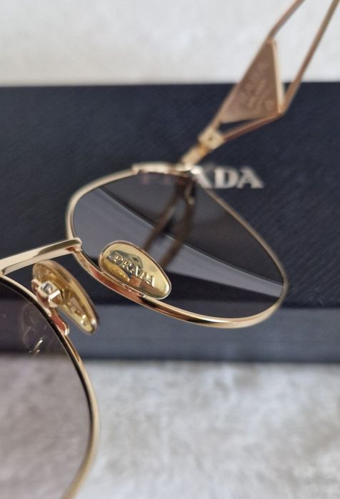 Оригинални слънчеви очила Prada