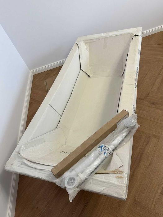 Cada baie 180x70 alba cu masca frontala si set scurgere