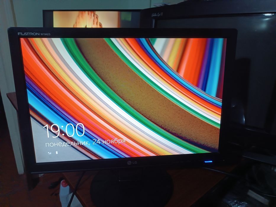 Продам монитор LG 19"