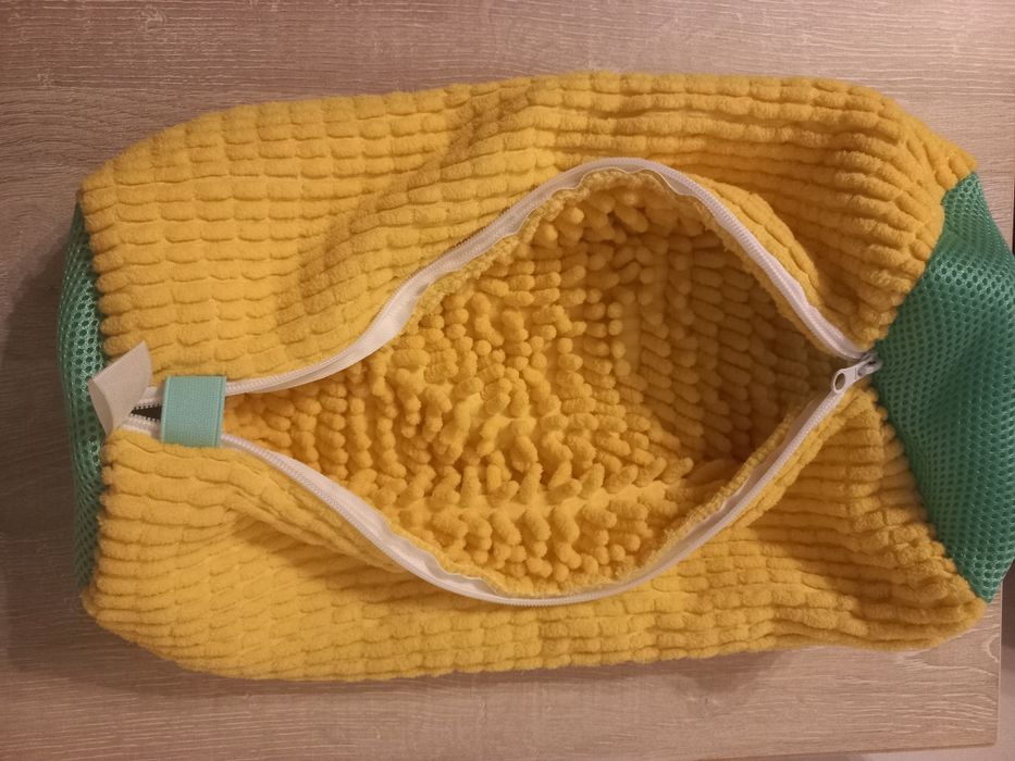 Saculet/geanta de spalat adidași în masina de spalat