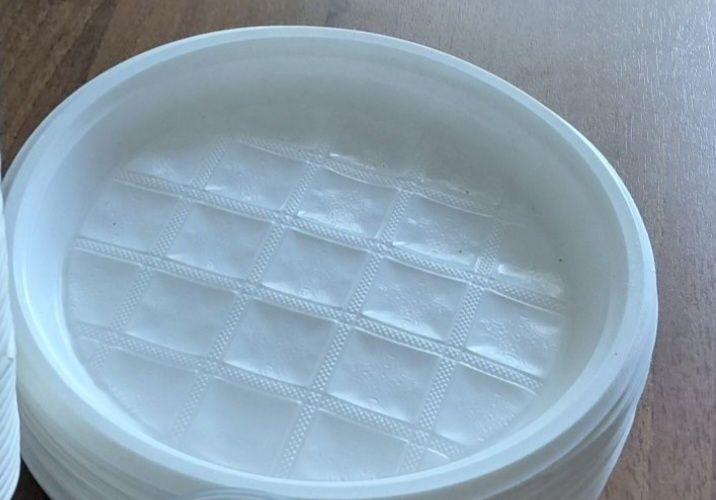 Продам новые одноразовые тарелки по 20 тенге  за штуку